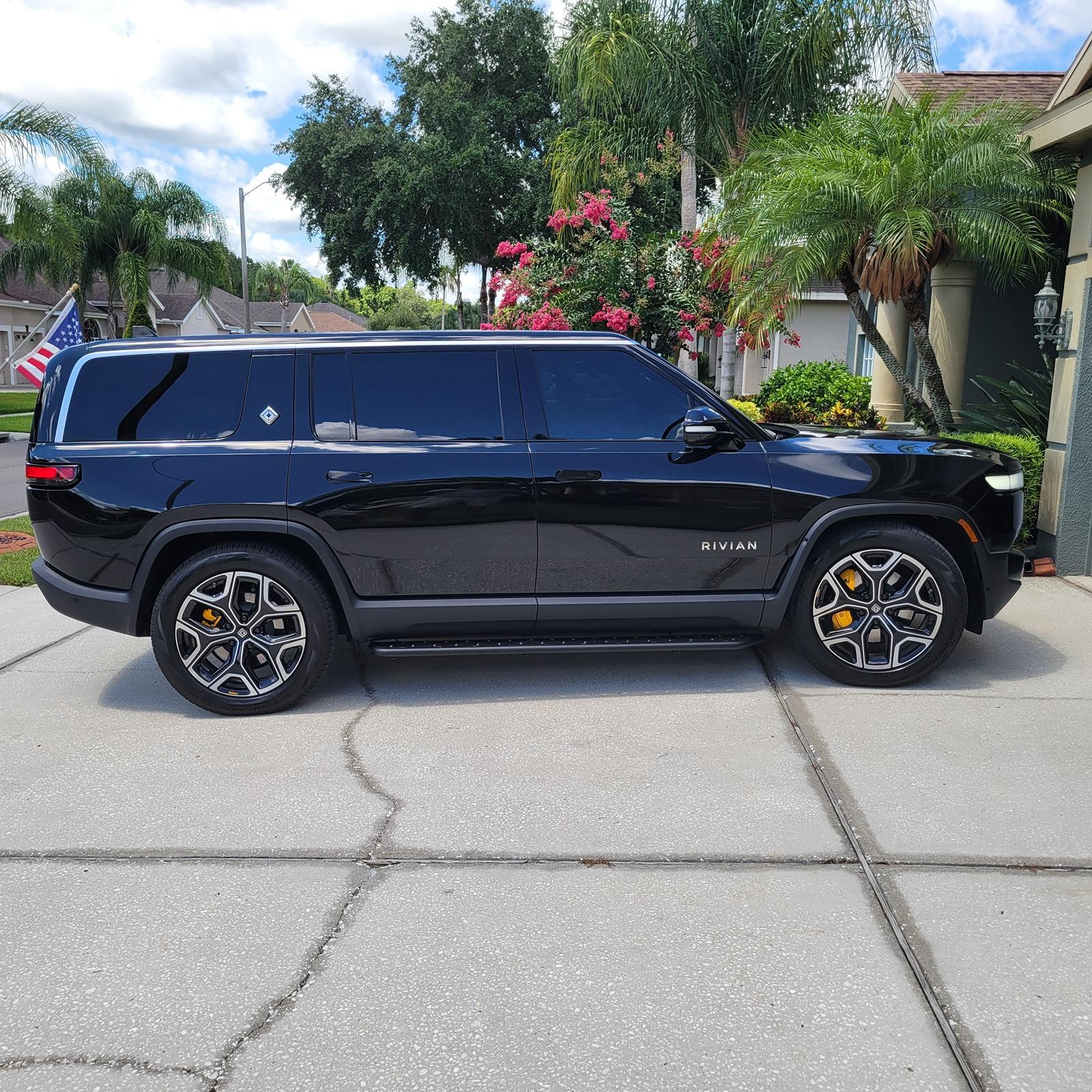 Rivian R1T R1S RealWheels EV Stainless Steel Running Boards RunningBoardsRHSFull