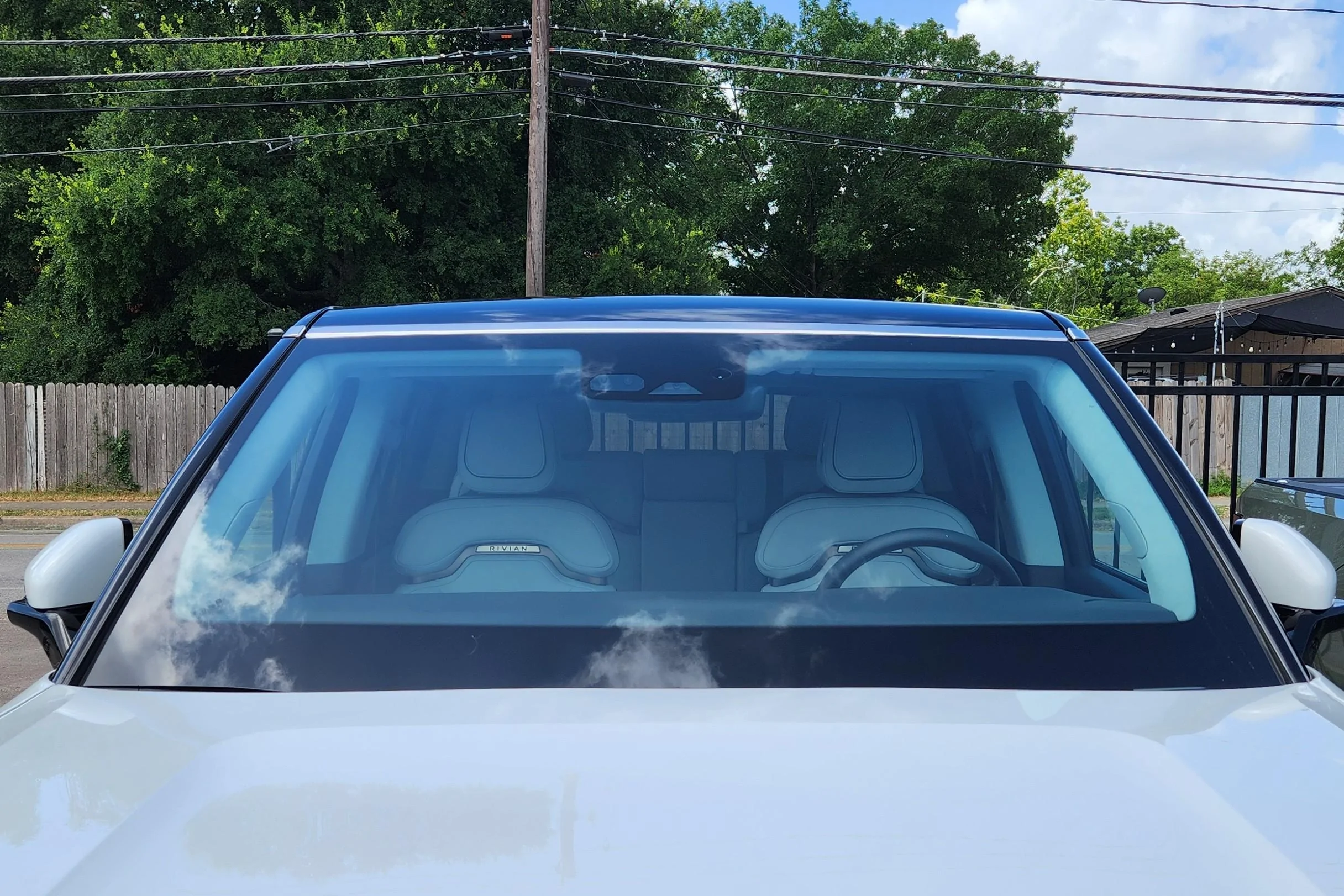 Rivian R1T R1S First (for me) Gen 2 R1S Refresh Spotted in Austin 20240618_112116