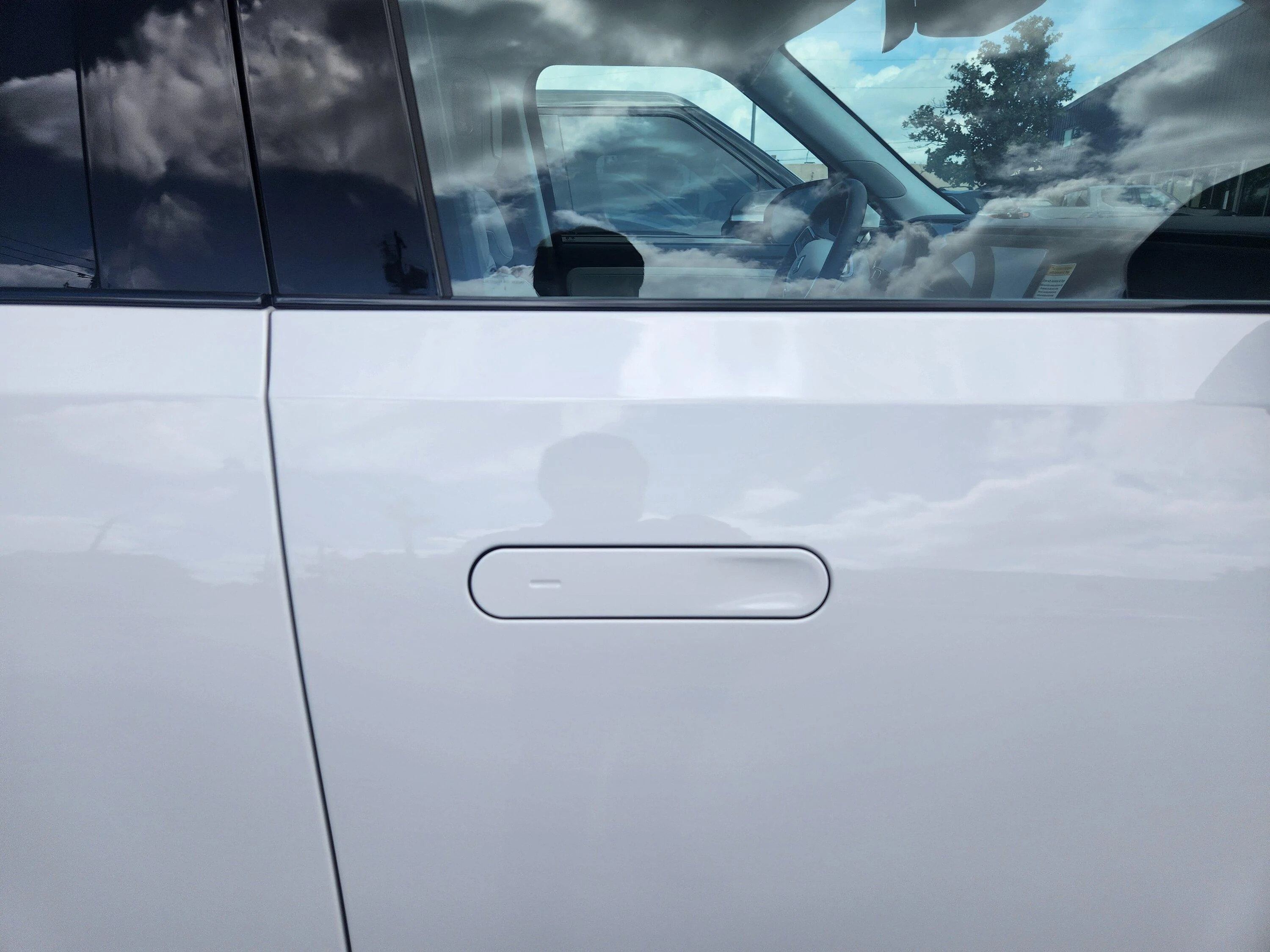 Rivian R1T R1S First (for me) Gen 2 R1S Refresh Spotted in Austin 20240618_112013