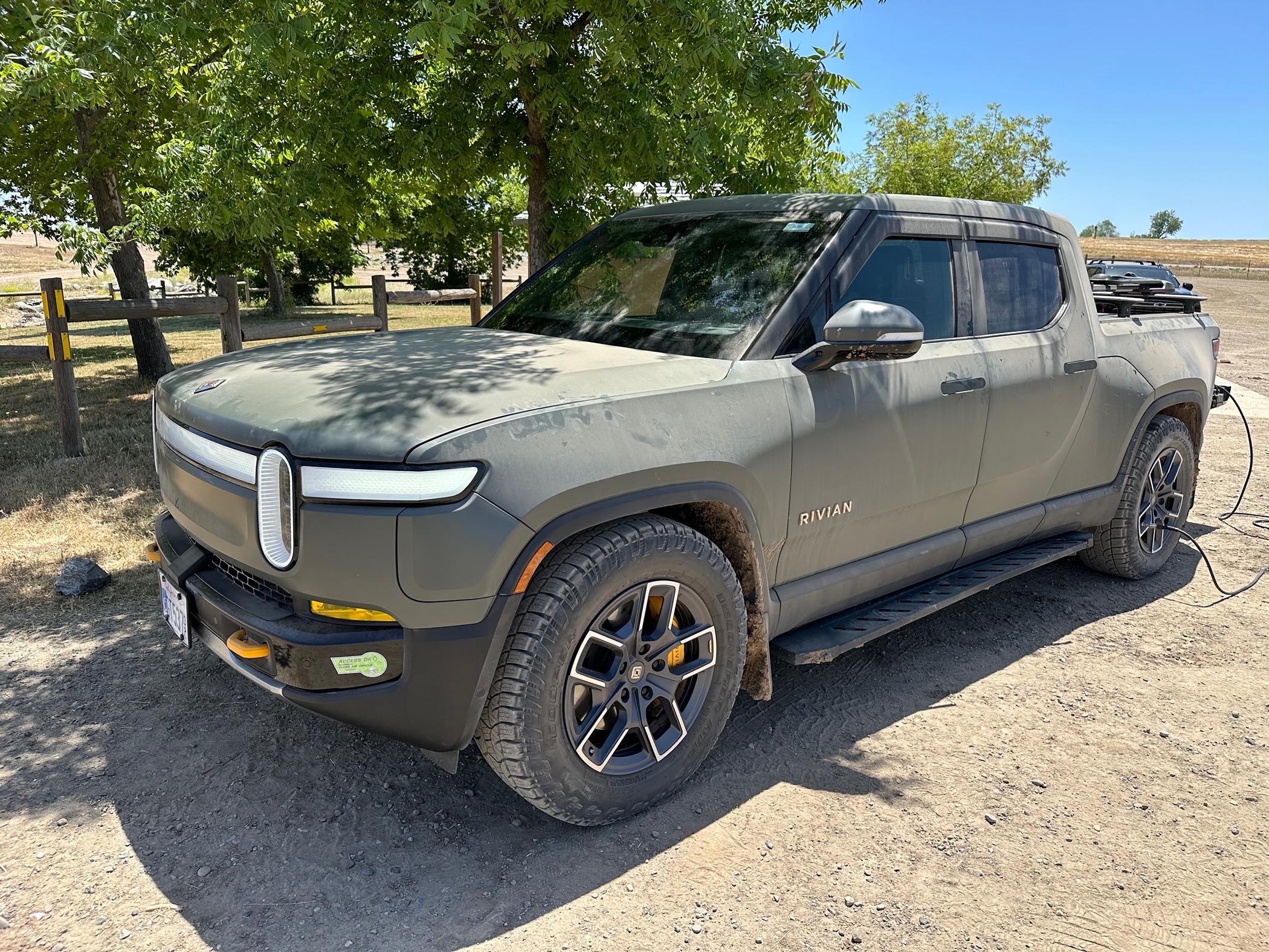 Rivian R1T R1S Wanted: Filthy Stealth Pics IMG_0348