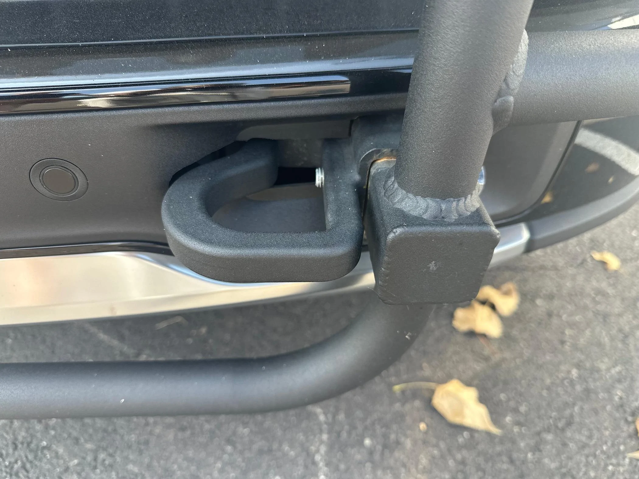 Rivian R1T R1S Leer Bed Cap Topper and Brush Guard spotted on Rivian R1T manufacturer plated vehicle 74041048603__2D417EE8-03DA-45D4-B6DD-30EE5CE93344