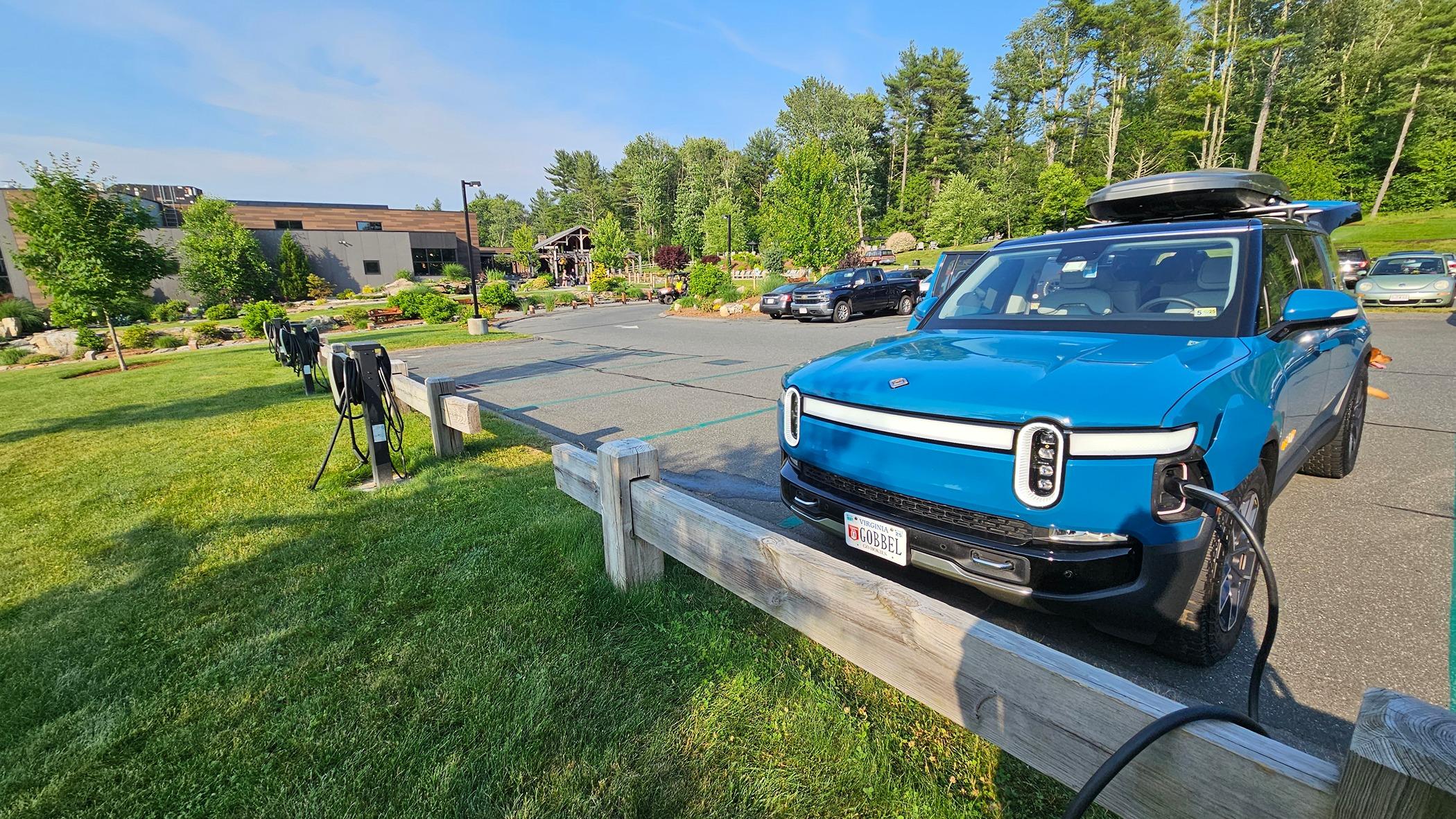 Rivian R1T R1S Northern VA to New Hampshire- 2023 LE Quad R1S 1000017372