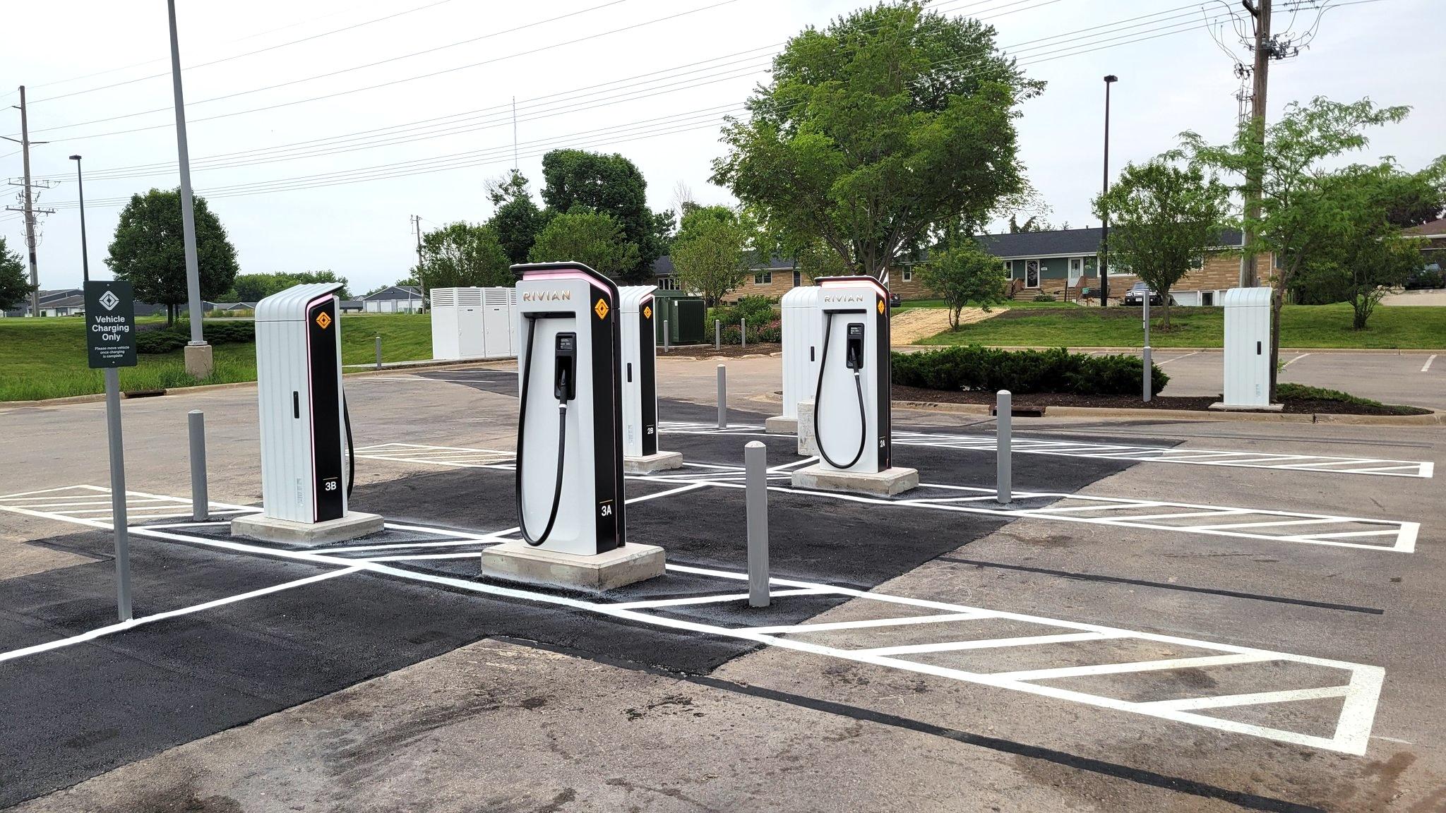 Rivian R1T R1S First Wisconsin (Sun Prairie) RAN charging station site now open First Wisconsin (Sun Prairie) RAN charging station site now open 1