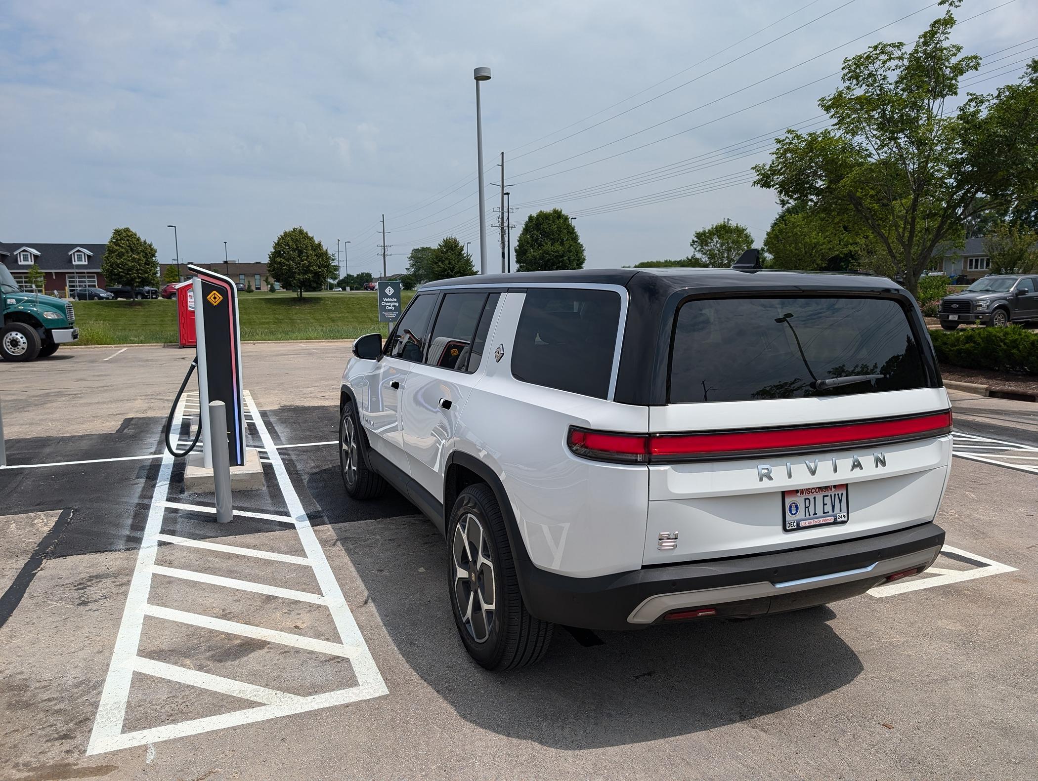 Rivian R1T R1S First Wisconsin (Sun Prairie) RAN charging station site now open 1000731389