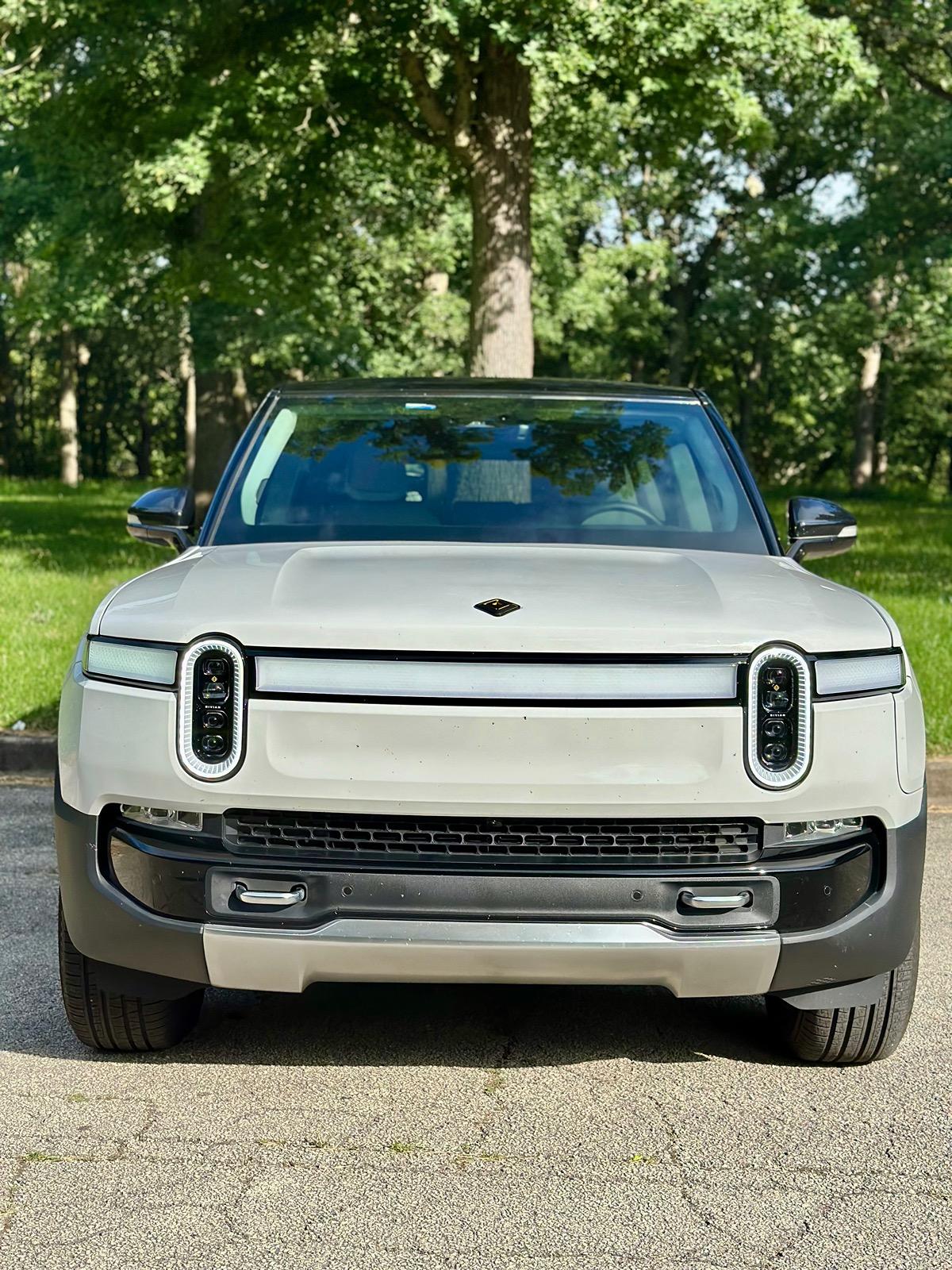 Rivian R1T R1S PPF, blackout and de-badge (white R1S) IMG_6561
