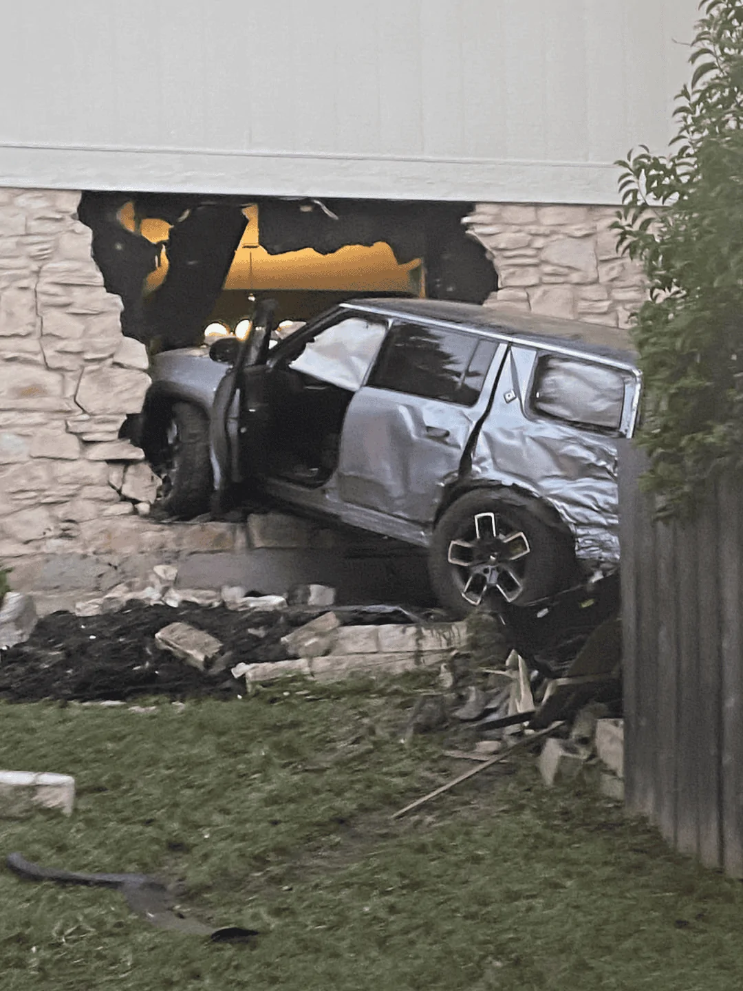 Rivian R1T R1S R1S impales house 1719097923754-kg