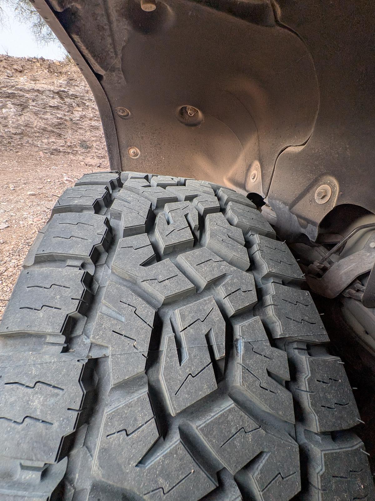 Rivian R1T R1S EV Sportline R600 wheels + Toyo Open Country A/T III EV tires on R1T 1000008936