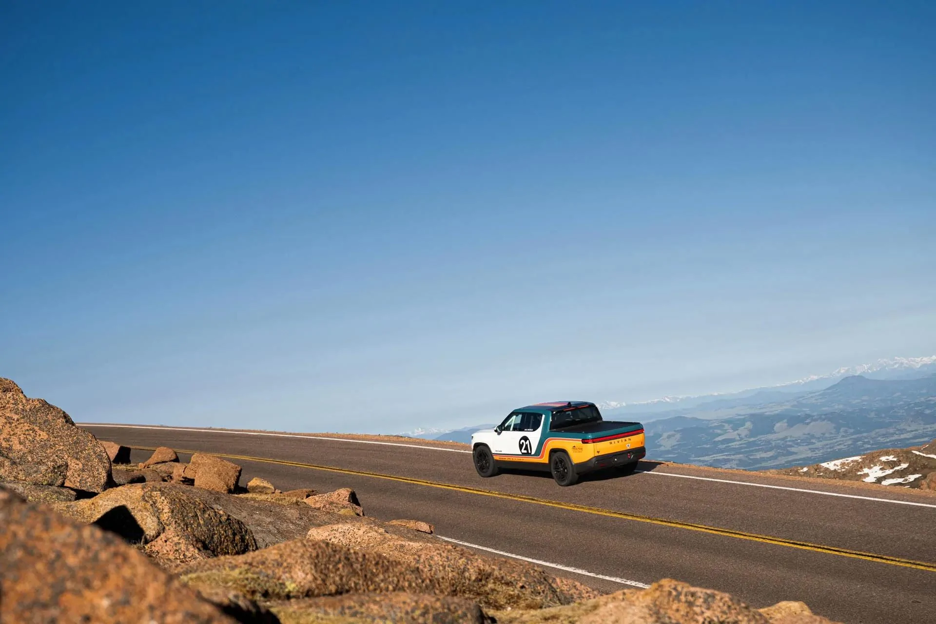 Rivian R1T R1S Gen 2 Rivian R1T beats Gen 1 Pikes Peak time by 30 seconds! 2025-rivian-r1t-quad-motor-at-pikes-peak_100933567_h