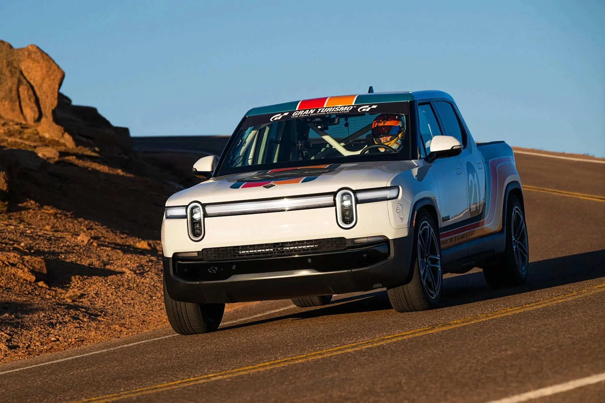 Rivian R1T R1S Gen 2 Rivian R1T beats Gen 1 Pikes Peak time by 30 seconds! 2025 Rivian R1T quad motor pikes peak