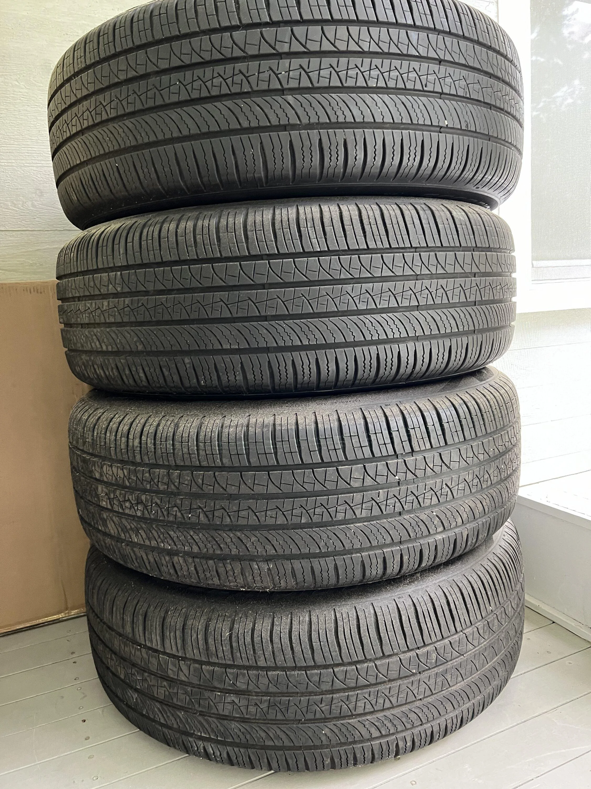 Rivian R1T R1S FS: Full Set 22" Bright OEM Wheels and Tires IMG_6254