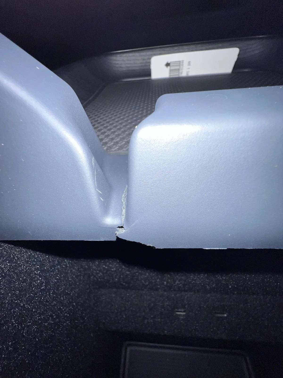 Rivian R1T R1S Damaged Upon Delivery?! 73800407624__14D9A363-9BB2-4852-84F7-A6B4F803EE80