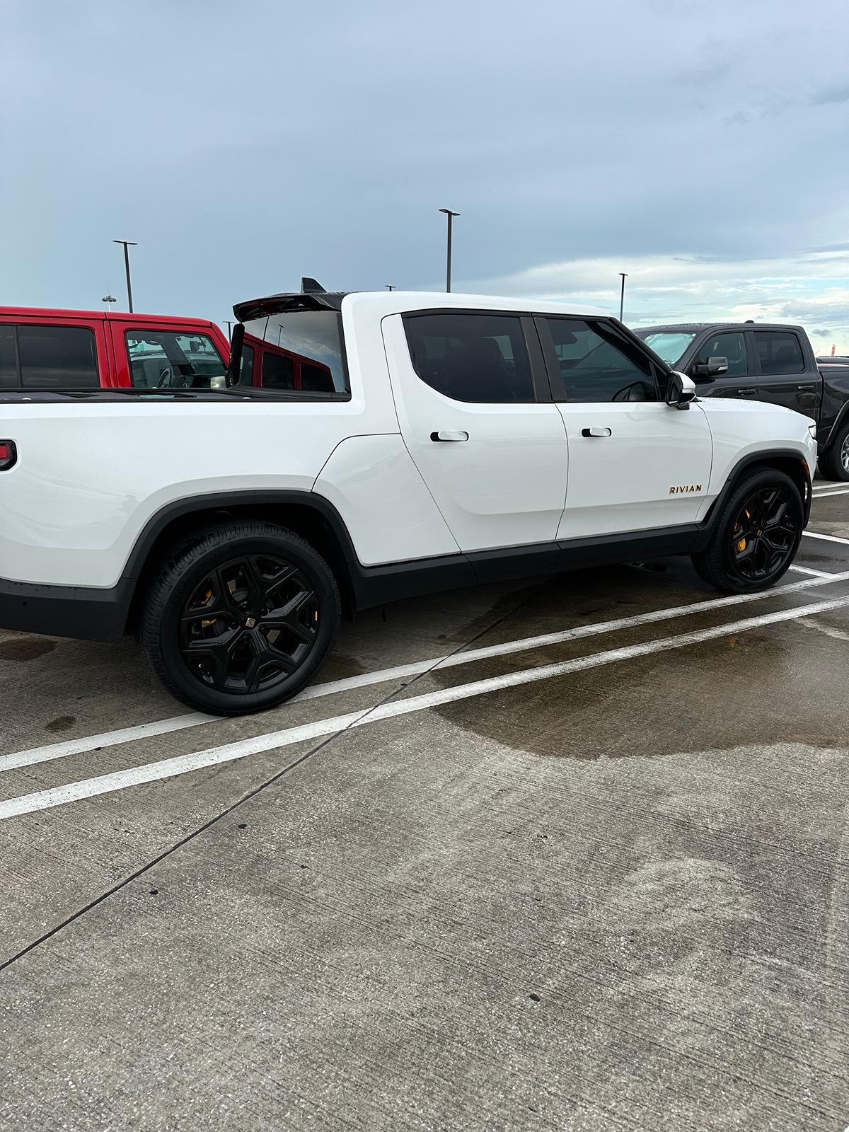 Rivian R1T R1S Did I unlock someone else’s Rivian?? IMG_4582
