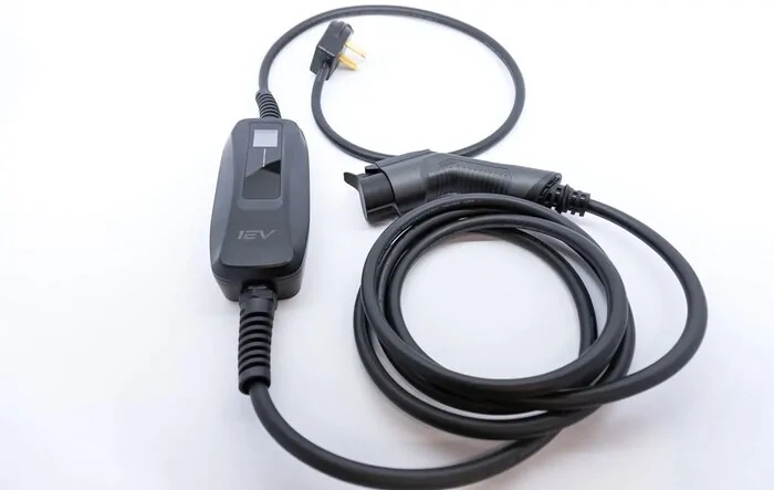 Portable chargers for Rivian R1T / R1S have launched! 40amp fast charge ??