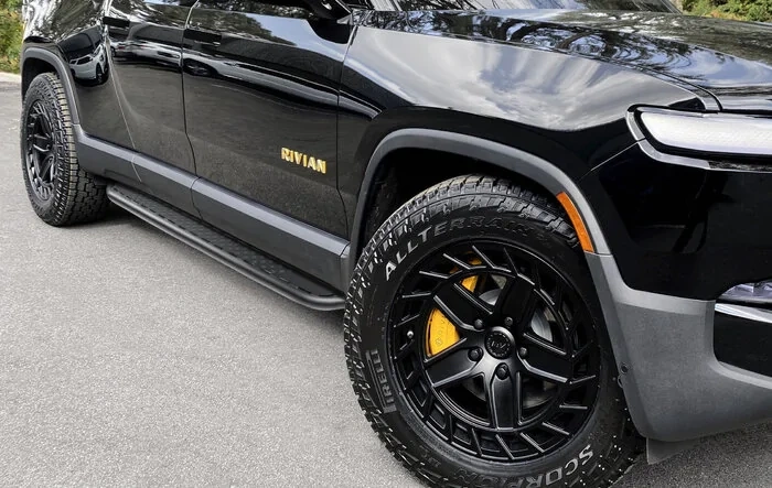 Introducing RMaxx Running Boards & Rock Sliders for Rivian R1T / R1S from Team 1EV