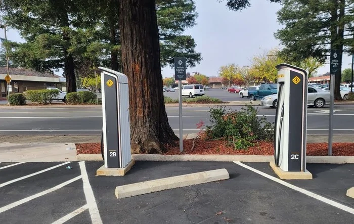 New Rivian Adventure Network charging stations @ Ukiah, CA (6 fast chargers)