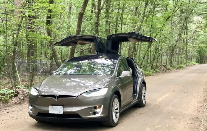 Tesla owner since 2013 feeling drawn into Rivian orbit...