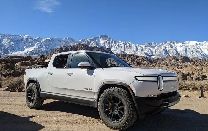 Snow & Desert shakedown bed camping trip in R1T @ Bishop, CA