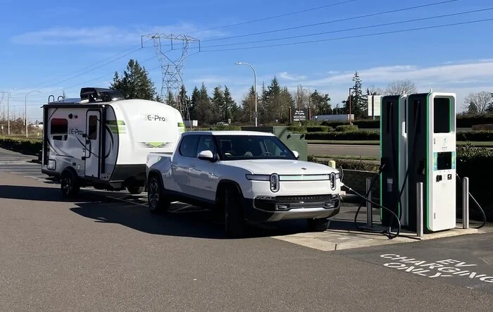 R1T towing efficiency results with E-Pro 15TB Camper