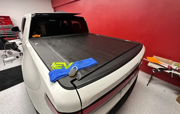 New aftermarket (manual) Tonneau Cover for Rivian R1T