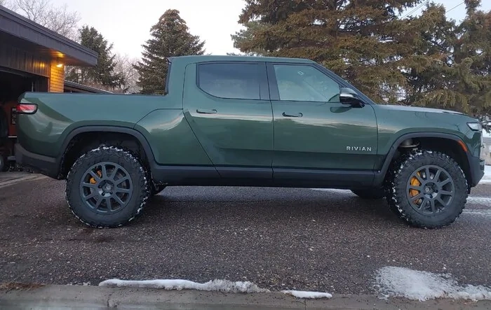 Rivian won't calibrate aftermarket wheels