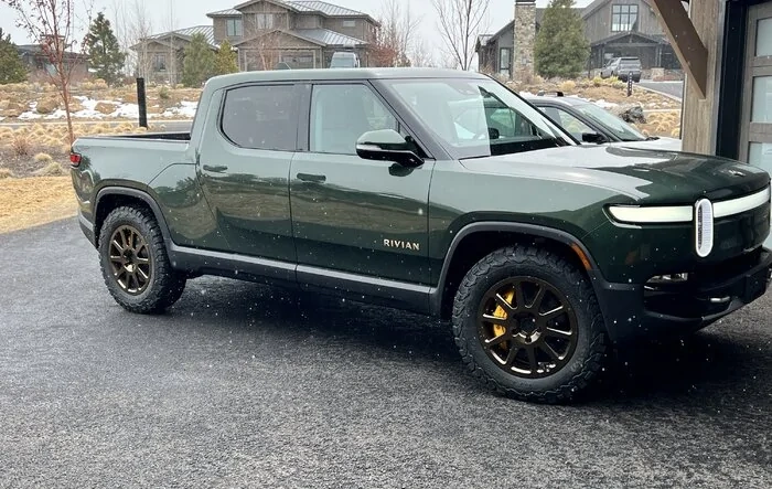 Delivered yesterday - Forest Green R1T. Already installed 20" bronze wheels
