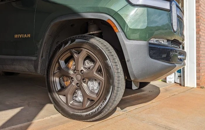 Plasti Dipped 21" Wheels in Brass Monkey color by HyperDip