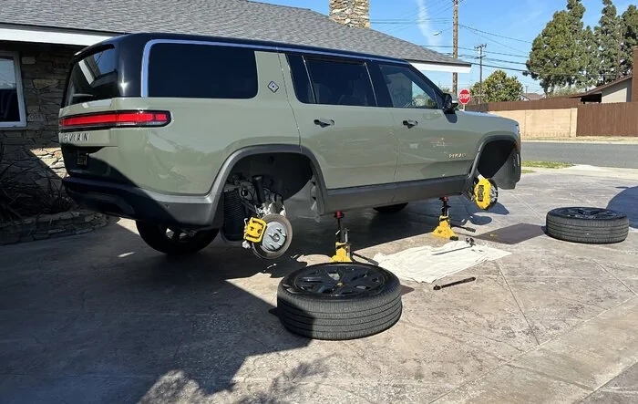 First R1S tire rotation DIY experience