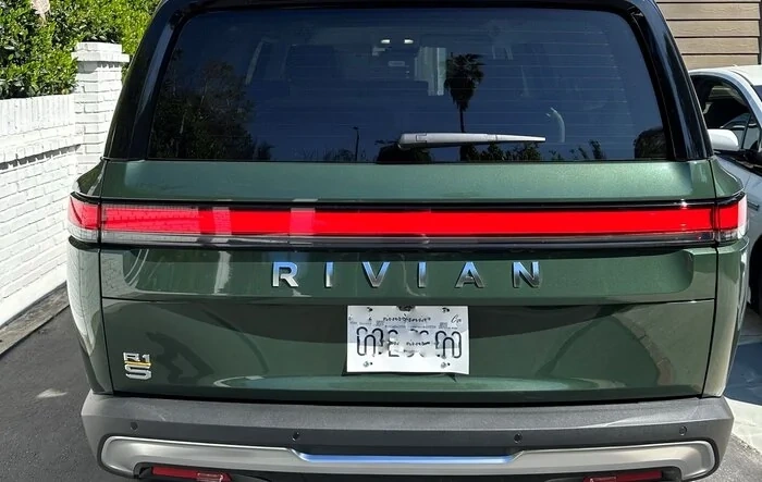 Recent Delivery: R1S Adventure Package, Forest Green/Ocean Coast/Ash Interior