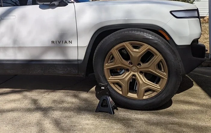 Various 22" Wheels in DipYourCar Colors (Painted so you can see how they look) R1S
