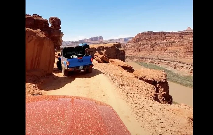 Chicken Corners in Moab with R1T & Gladiator ?