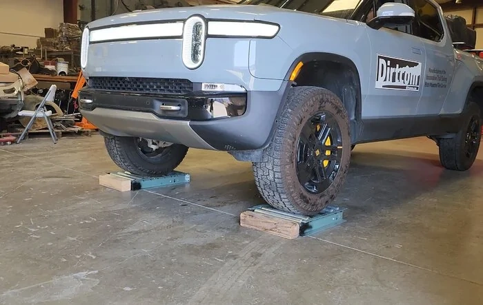 4x4 Roller Test Performed on R1T -- Rivian vs Toyota 4x4 Roller Test. Quad motor vs ATRAC vs Locker