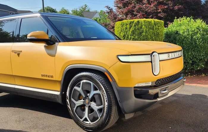 R1S PPF done in Ceramic Pro Kavaca Matte Wrap + Rivian Lightbar Letters