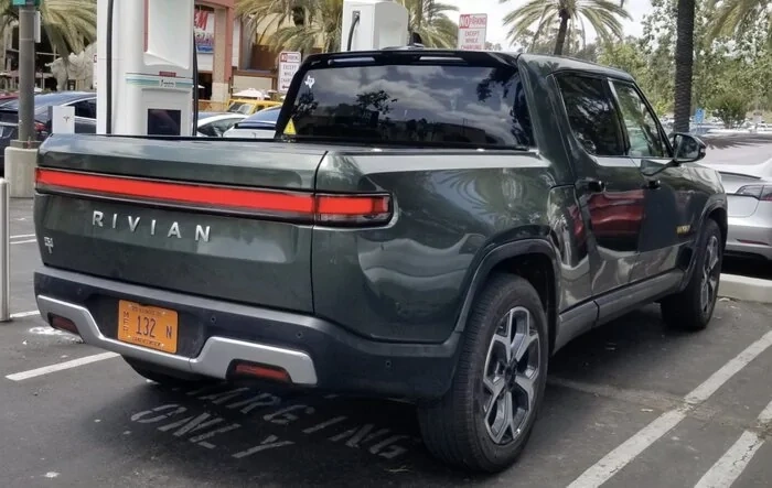 Forest Green R1T in the wild pics/video