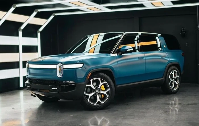 R1S Rivian Blue - XPEL stealth PPF, tint, chrome delete, ceramic coating, debadging