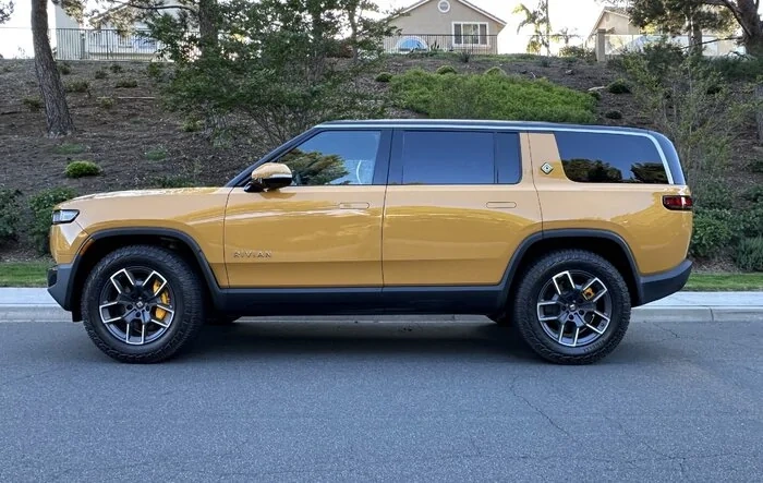 It’s Here!!! And It’s Mine After 3 Years (Compass Yellow R1S)