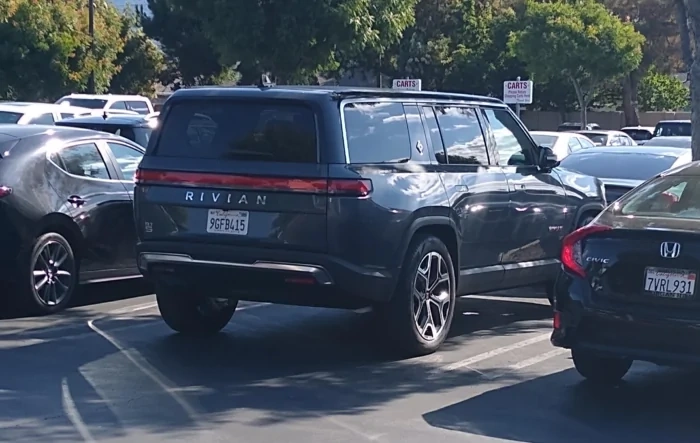 Potential Dual Motor R1S spotted in San Jose