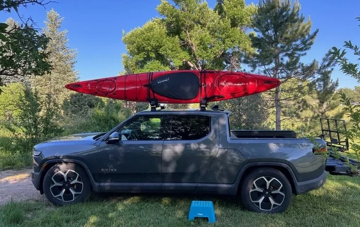 70 mile round trip with kayak and cargo basket on R1T roof achieves good efficiency