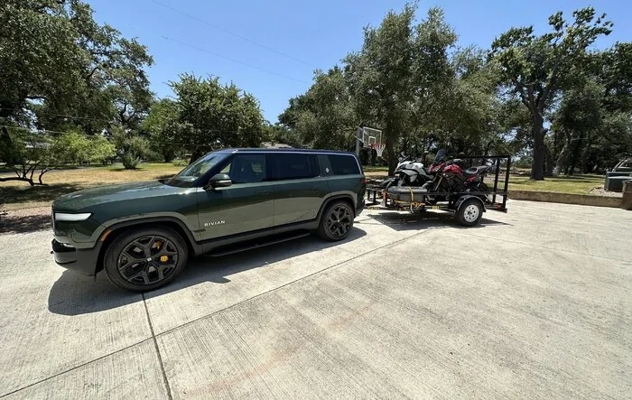 Towing two motorcycles on a trailer with R1S - from Round Rock, TX to Estes Park, CO