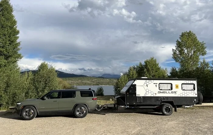 >2,300 mi. Towing DWELLER Trailer w/ R1S