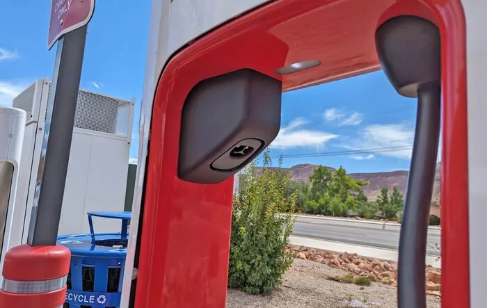 Moab UT - Tesla Supercharger with Magic Dock is up!