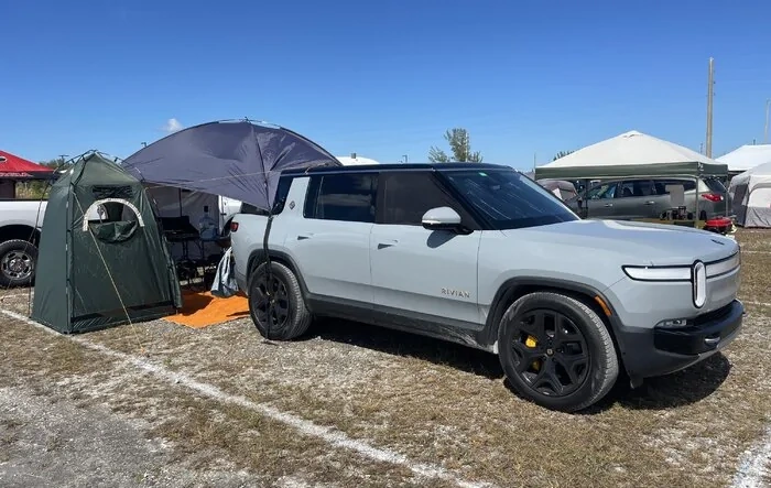 R1S car camping = successful experience