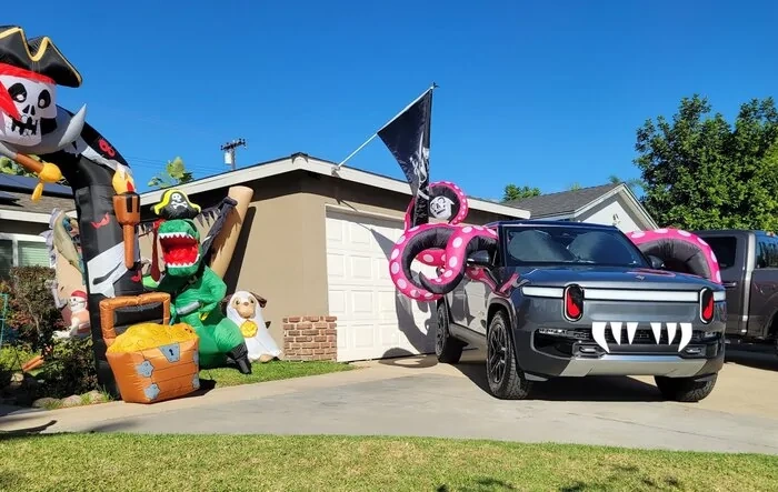 Happy Rivian Halloween!!!  Post your Rivian Halloween pics!!