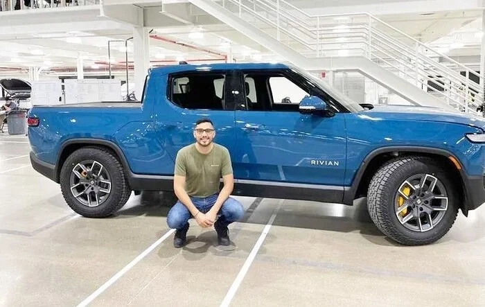 ? First Ever Rivian R1T Customer Delivery is Complete! [Not to Pictured Employee]