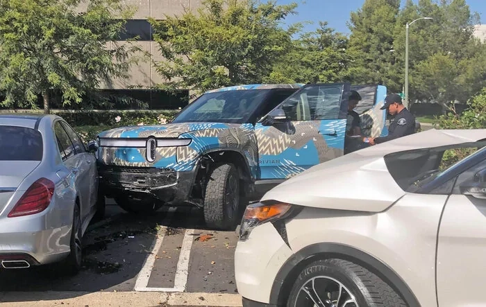 Rivian R1T first crash ?