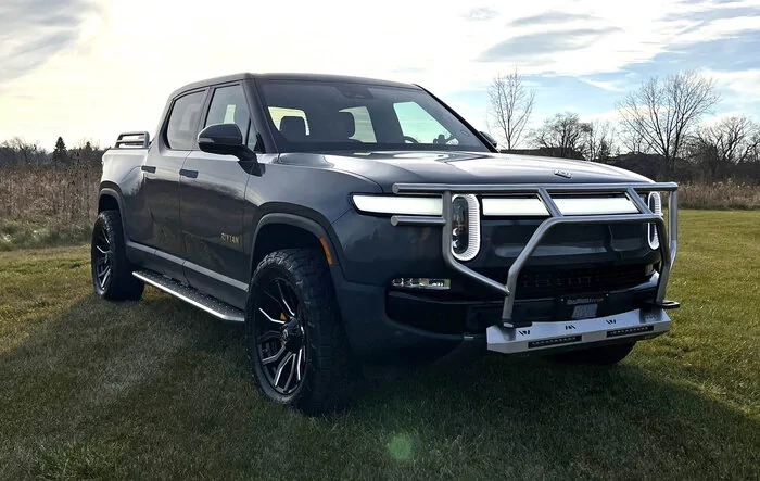 RealWheelsEV NEW Rivian Accessories Brush Guard, Steps, Light Bar, Bed Rack and more!
