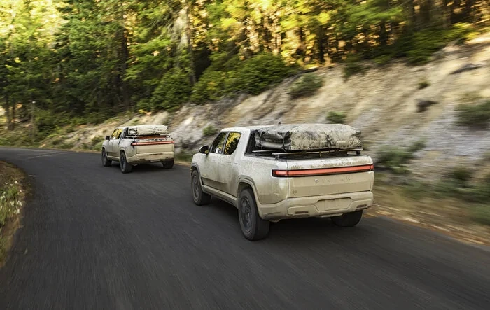 Motortrend R1T Review on Pavement + Infotainment Review