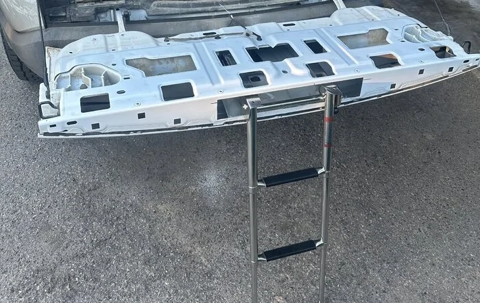 DIY mod - Adding hidden tailgate step ladder on R1T