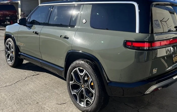 Painted Lower Cladding / Body Trim