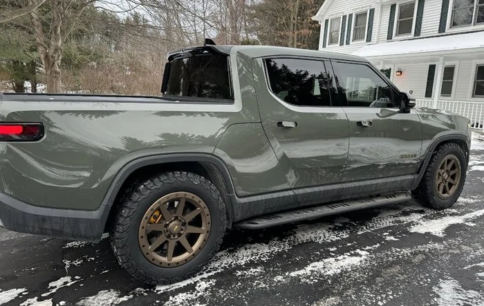 Switched from 22" Darks to 20" EV1 R800 Wheels (bronze) + KO2 275/60 Tires