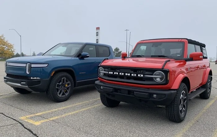 R1T vs Bronco Pics